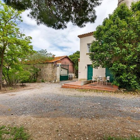 Apartment With Pool Amid Vineyards And Near The Beach Mèze Exteriör bild
