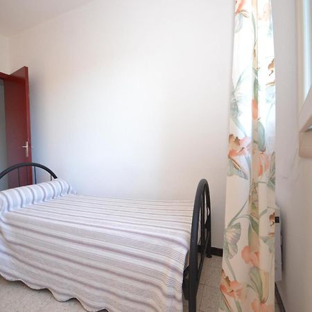 Apartment With Pool Amid Vineyards And Near The Beach Mèze Exteriör bild